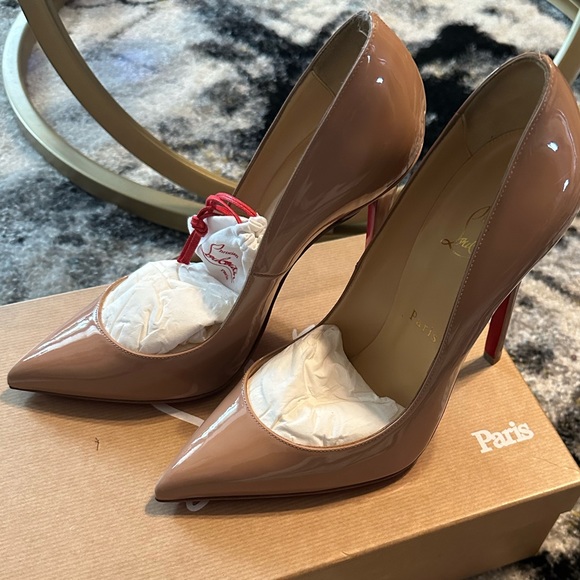 Brand New! Never worn. Box and extra taps included. Size40. Patent leather. - Picture 15 of 16